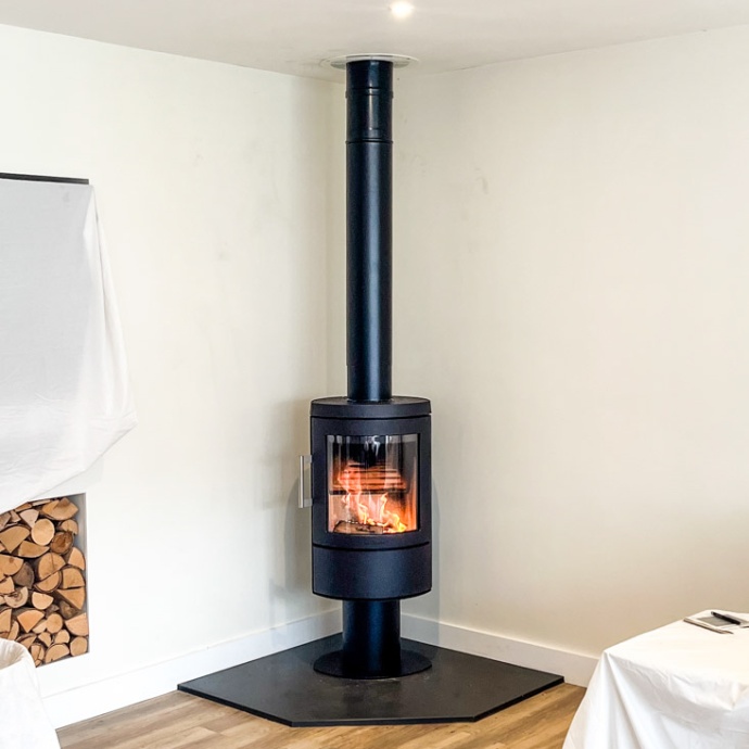 Hwam 3110C on PEDESTAL 4.5kw nominal Wood Burning Stove - Oval