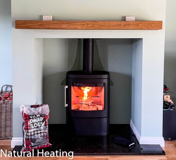 Hwam 4620C BLACK  - 7kw nominal Wood Burning Stove (Free Standing - Midi)