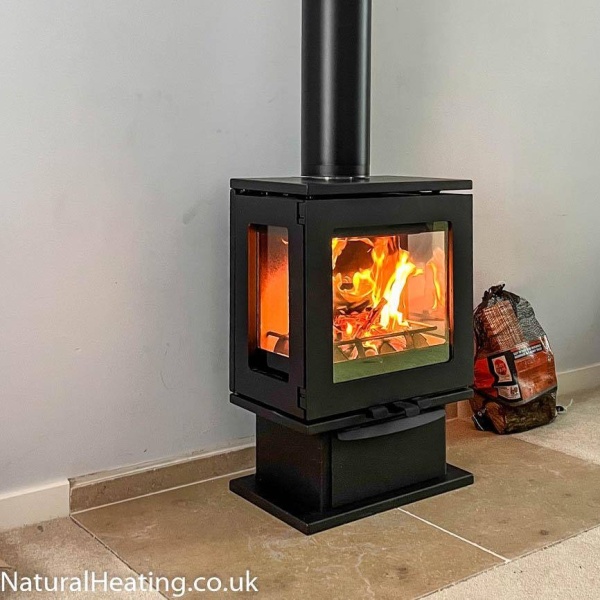 Charlton &  Jenrick Linear LPV5 3 Sided 5kw Wood Burning Stove